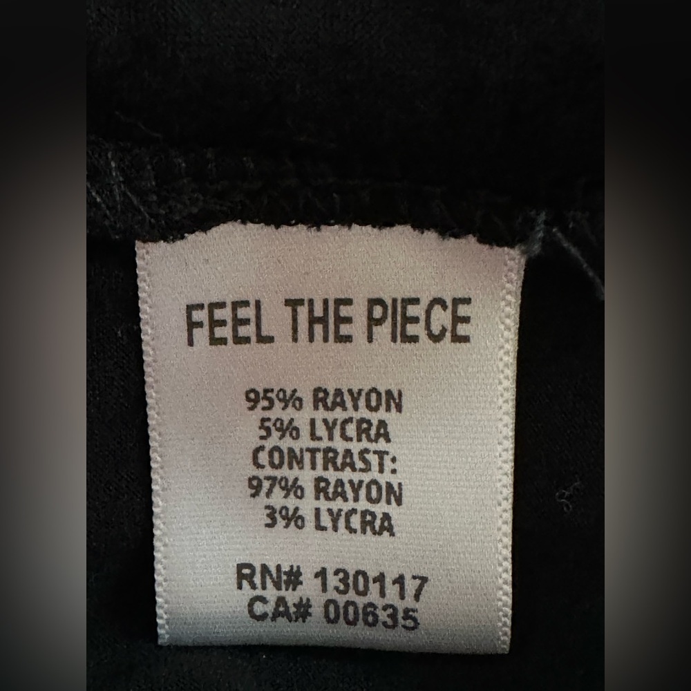 Feel The Piece Black Top - Picture 6 of 10